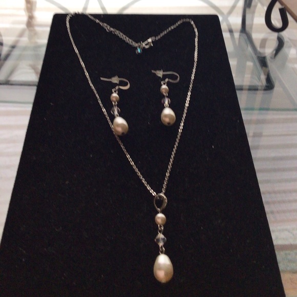 🎉3X Host Pick🎉NWT Swarovski Crystal& pearls earring&necklace set - Picture 2 of 3